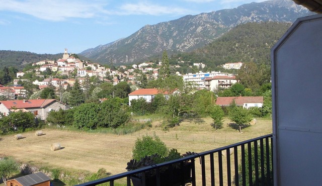 Charming apartment in the Pyrenees overlooking Le Canigou