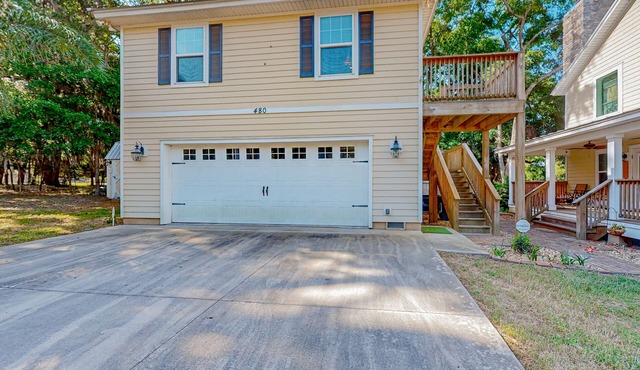 Charming apartment with beautiful marsh views and shared patio