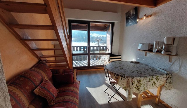 Charming apartment in Autrans - Sleeps 3, south-facing sun, parking