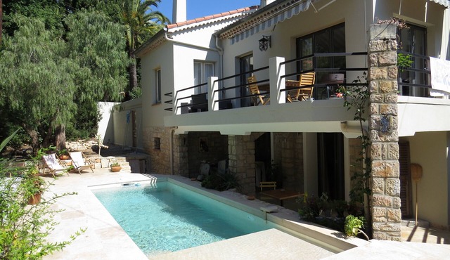 - Charming apartment in traditional Nice villa with swimming pool