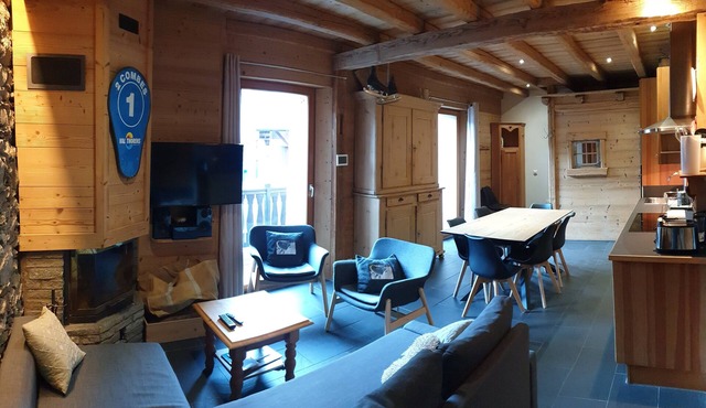 Charming apartment in a chalet in the heart of the 3 Valleys