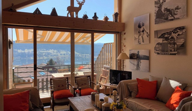 Charming apartment on Lake Saint-Point