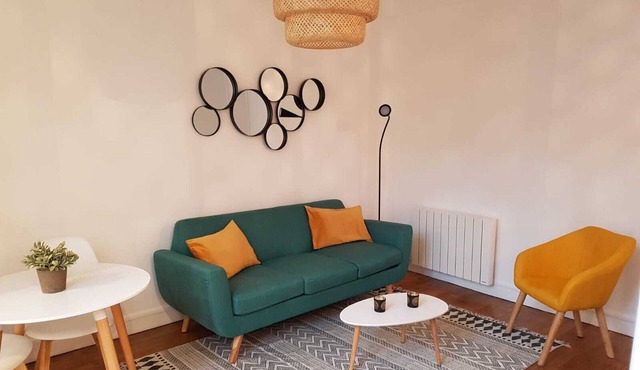 CHARMING APARTMENT IN THE VERY CENTER OF FONTAINEBLEAU