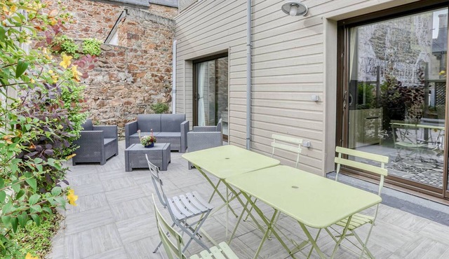 Charming Apartment with WIFI, Terrace and Parking near Perros-Guirec Marina