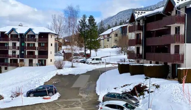 Charming apartment at the foot of the slopes in Lelex