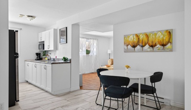 Charming Apartment by Aylmer Marina