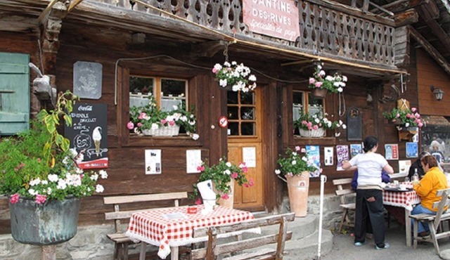 charming apartment in the heart of the Portes du Soleil ski area in Switzerland