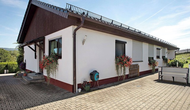 Charming Apartment “Ferienwohnung Garloff” near Lake Constance with Mountain View in Weißensberg