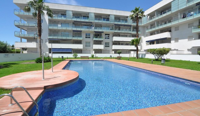 Charming Apartment in Roses, Costa Brava! 1500m from the Beach, Swimming Pool, Free Wi-Fi. Book now!