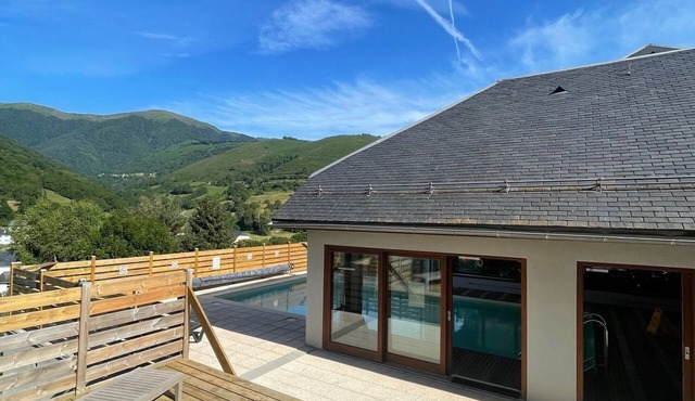 Charming apartment facing the mountains - close to the town center