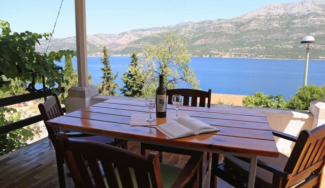 Charming apartment for two in Korčula