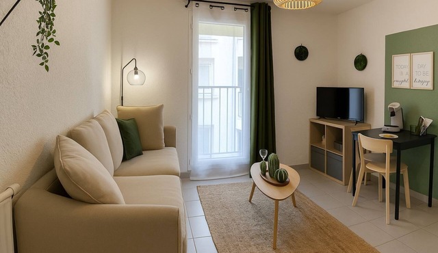 Charming apartment - Near train station and town center