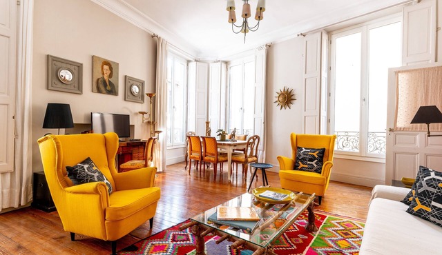 CHARMING APARTMENT/HISTORICAL CENTER AVIGNON/200m PALACE OF POPES/AC