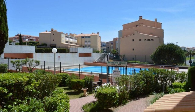 Charming Apartment in Cap d'Agde, 2 Bedrooms, Pool, Garage, Close to Beach