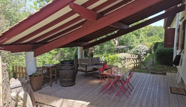 Charming apartment, in an authentic setting, private terrace.