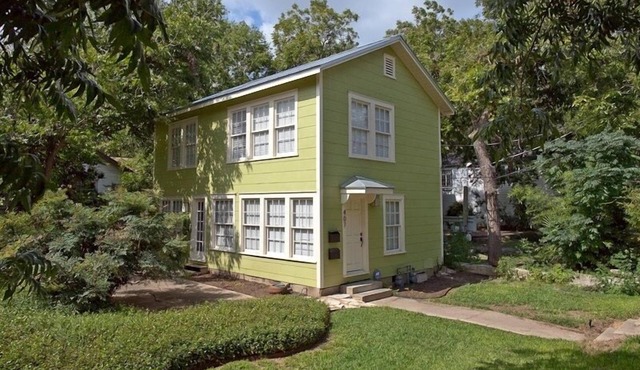 Charming Apartment In Central Austin