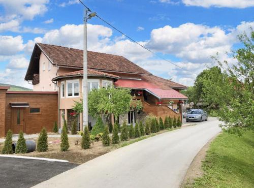 Charming apartment in Rakovica with shared pool - 35 sqm