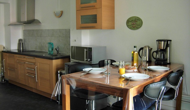 Charming apartment in the heart of the city images