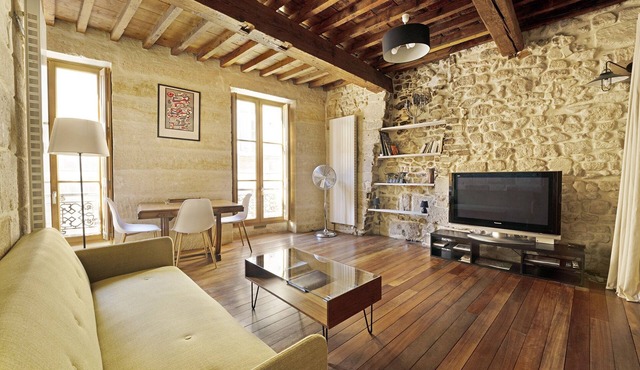 Charming apartment in the historic center of Uzès with air condition and parking