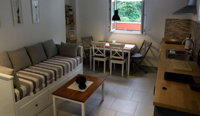 Charming apartment just a moment from the sea.