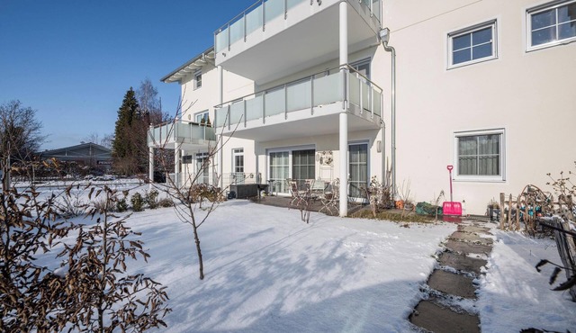 Charming Apartment “Lausbub” with Wi-Fi, Terrace & Garden in Otterfing