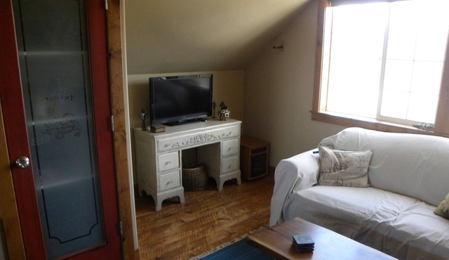 Charming apartment near Kalispell and Glacier Park, with gorgeous views.