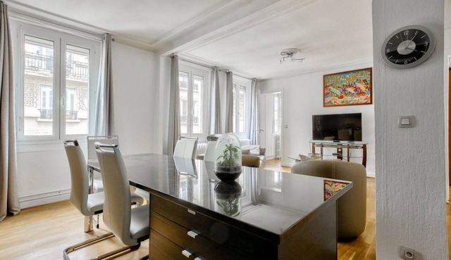 Charming apartment near the Arc de Triomphe