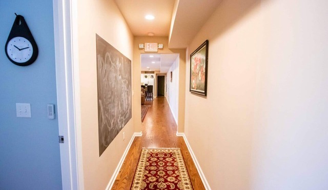 Charming Apartment on Oak