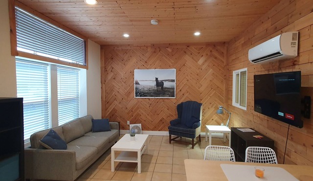 Charming apartment on gateway to Lake Tenkiller, Vian, OK