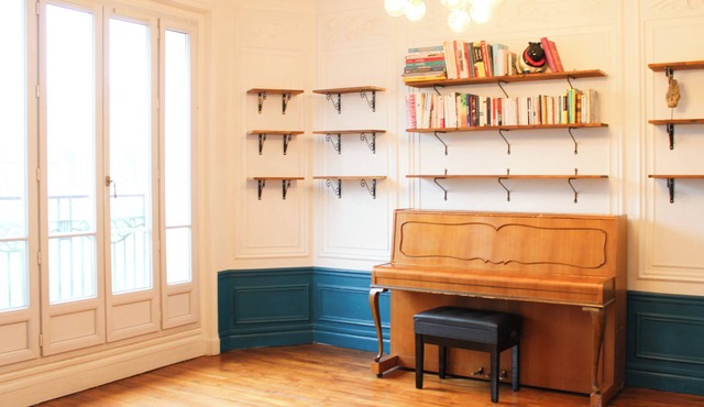 Charming apartment overlooking the Eiffel Tower