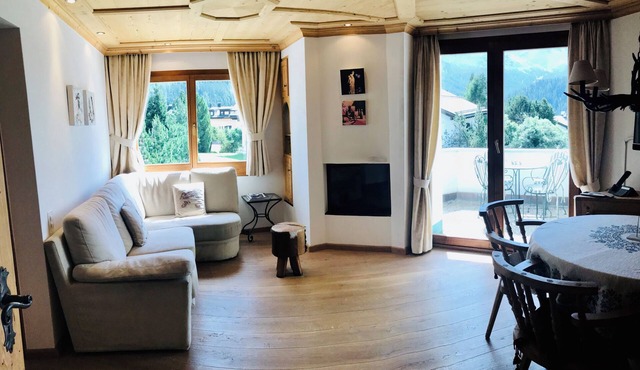 Charming apartment, stunning lake and mountain views in Engadine St Moritz