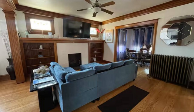 Charming Apartment with WiFi and AC in enchanting Blue Island.