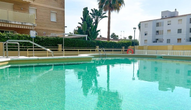 Charming Apartment w/Pool and Parking Hostem