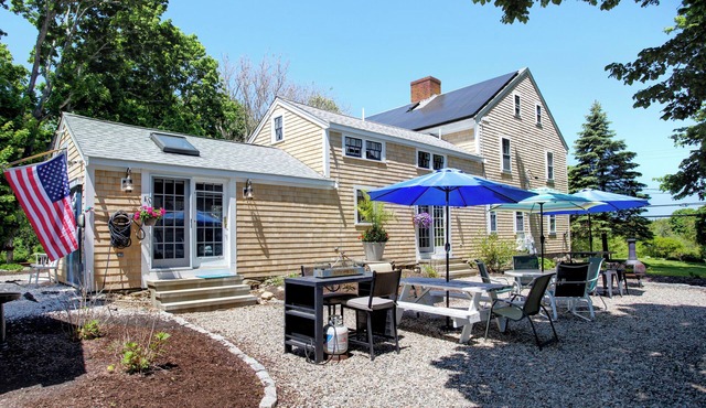 Charming Apartment w/Spa Near Beach, Pets Welcome!