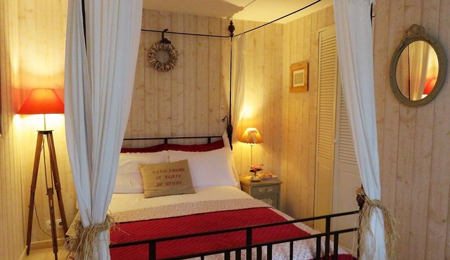 Charming apartment with garden and parking 50m from the sea