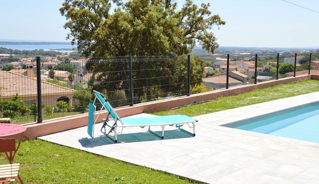 Charming apartment with sea and mountain views, close to the beach