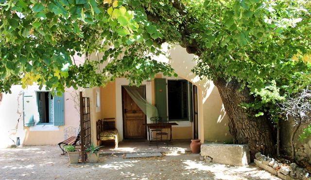 Charming Apartments in the Mas de Soleil (Gîte "Tradition")