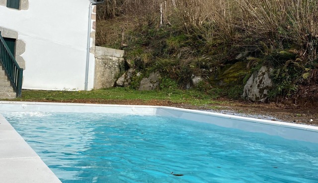 Charming appartment in stone farmhouse in the French countryside.