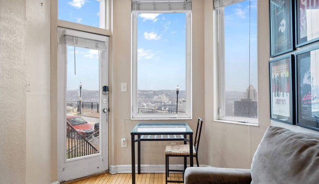 Charming Apt - Panoramic Views