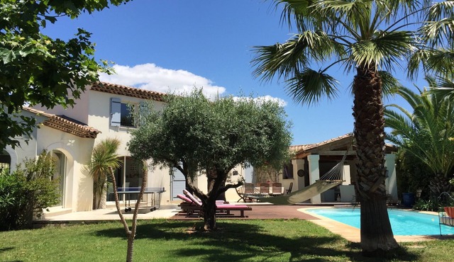 Charming architect's bastide between Montpellier and the sea