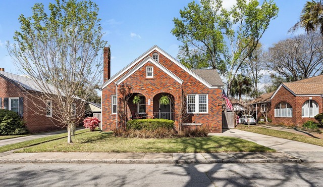 Charming Ardsley Park Home with King Suite + 3 Workspaces