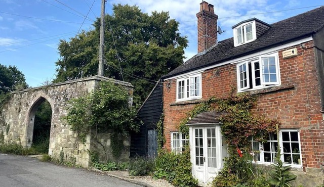 Charming artist’s cottage