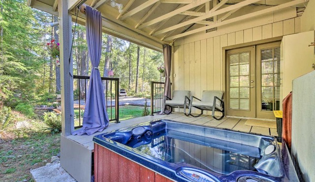 Charming Ashford Cabin with Private Hot Tub!
