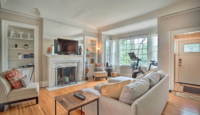 Charming Atlanta Bungalow Apartment - Walk to Piedmont Park!