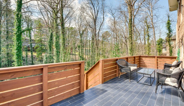 Charming Atlanta Home w/Yard: 7 Mi to Downtown!