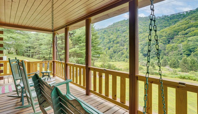 Charming Austin Cabin on 96 Acres of Land!