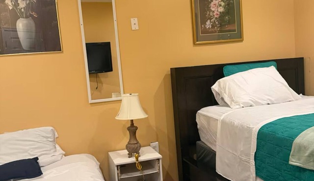 Charming B&B with AC in Bowie MD