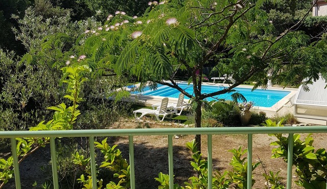 *Charming, bright and functional family residence