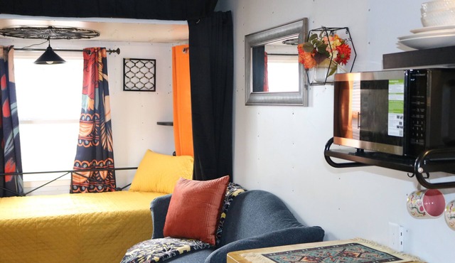 Charming Backyard Studio/Tiny Home in beautiful Jacksonville/OP