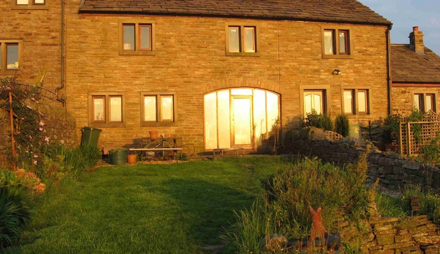 Charming Barn Conversion, Sleeps 6, With Stunning Rural Views